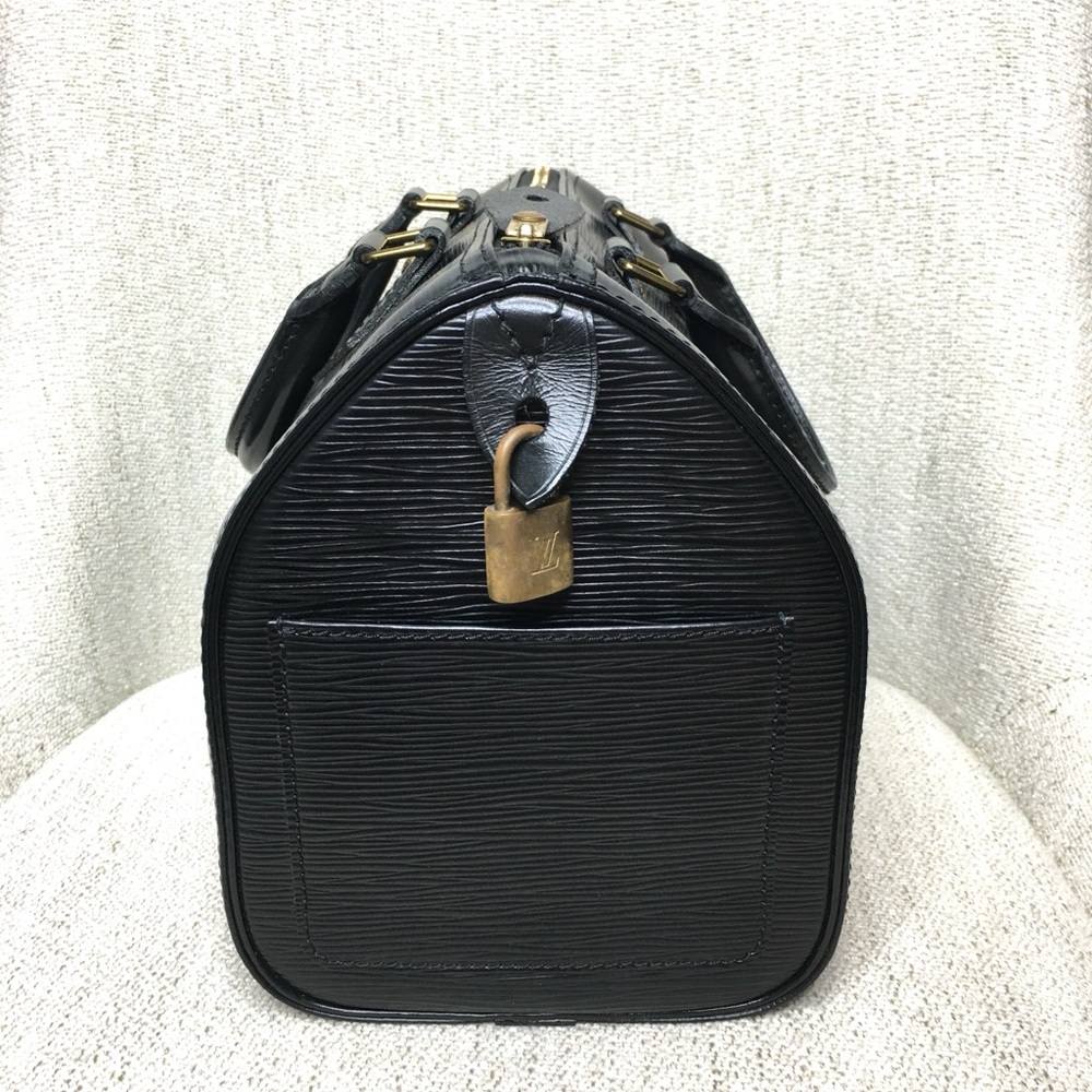 Authentic Louis Vuitton Epi black leather Speedy bag - Picture 5 of 16